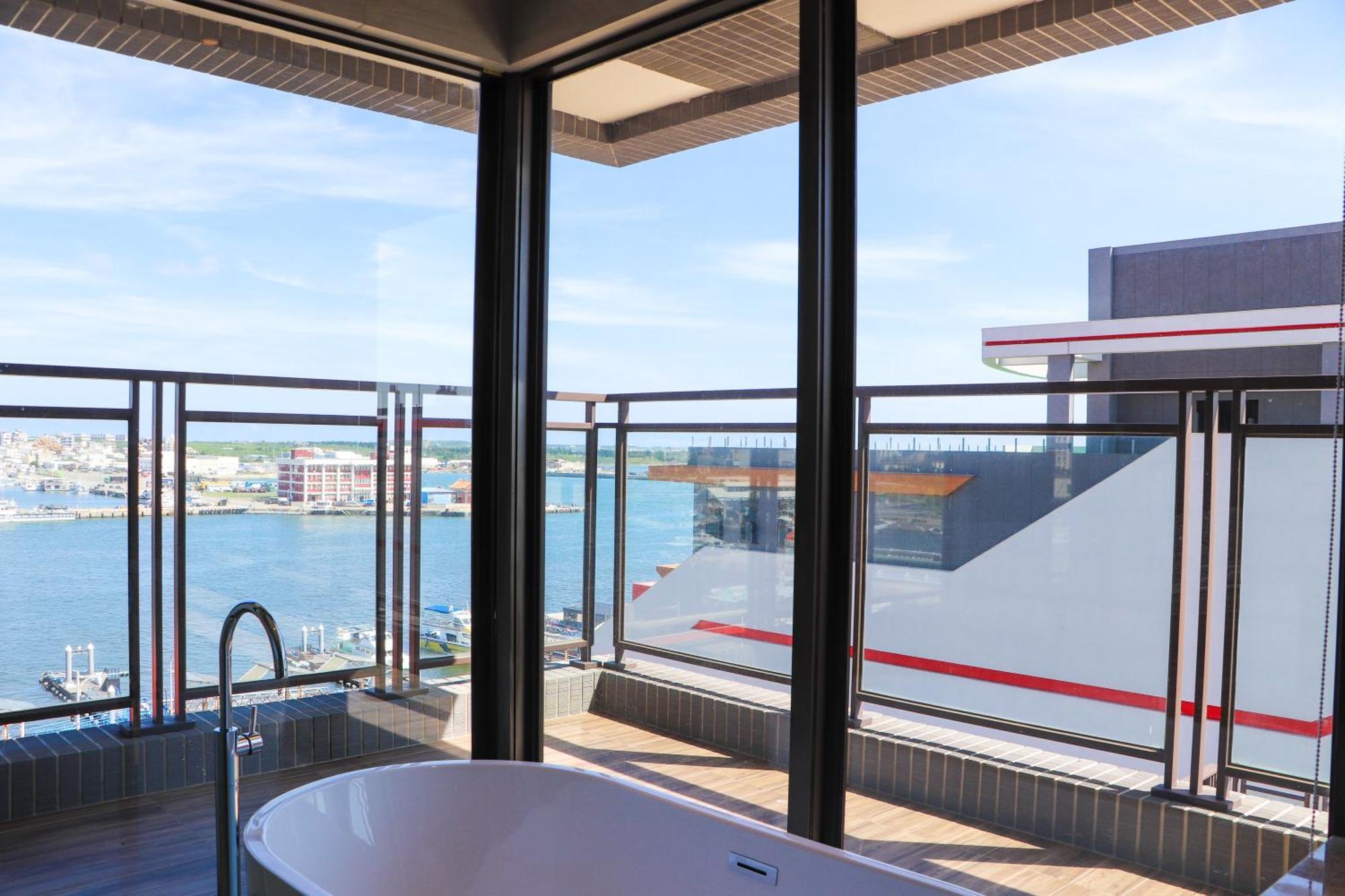 Discovery Hotel Magong Esterno foto